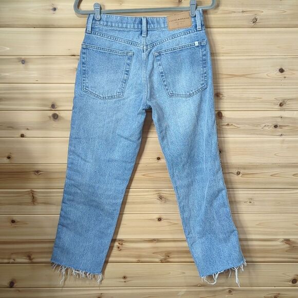 Lucky Brand Jeans womens 2 Blue Relaxed Tapered Light Wash Embroidered Trim - Picture 7 of 15